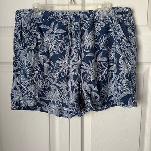 Blue and White Floral Shorts - size large